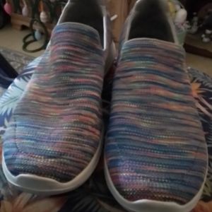 Skechers size 9.5 sneakers GOGO MAT multicolor (gray, pink, blue)